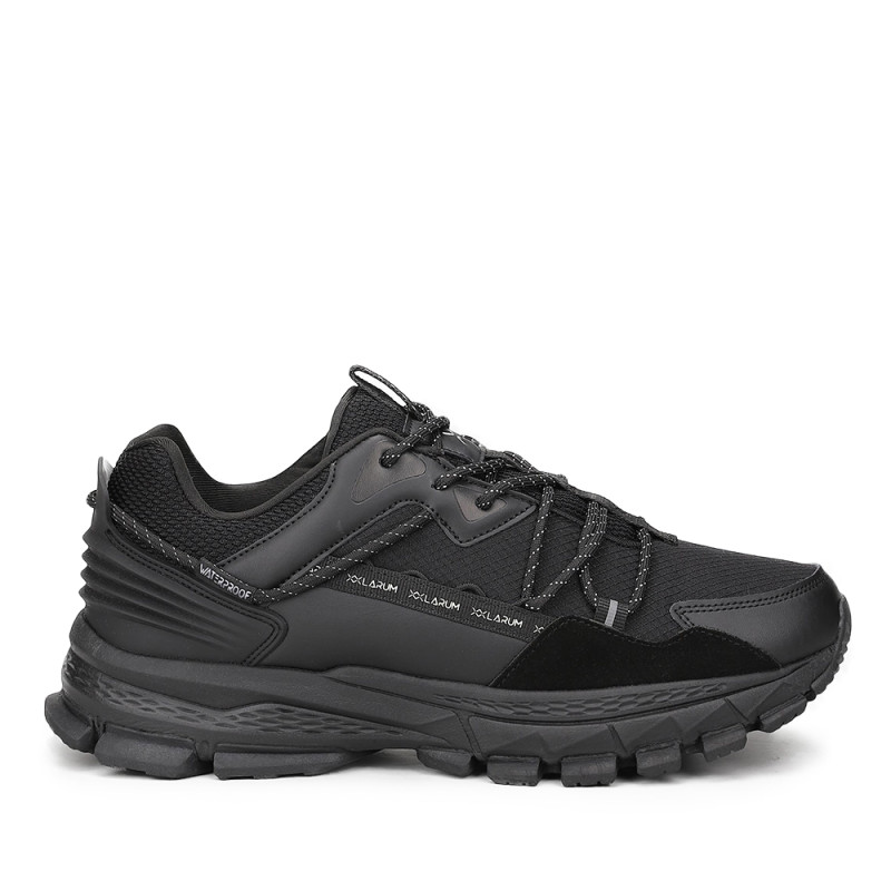 Men's low shoes Larum black 492503-010