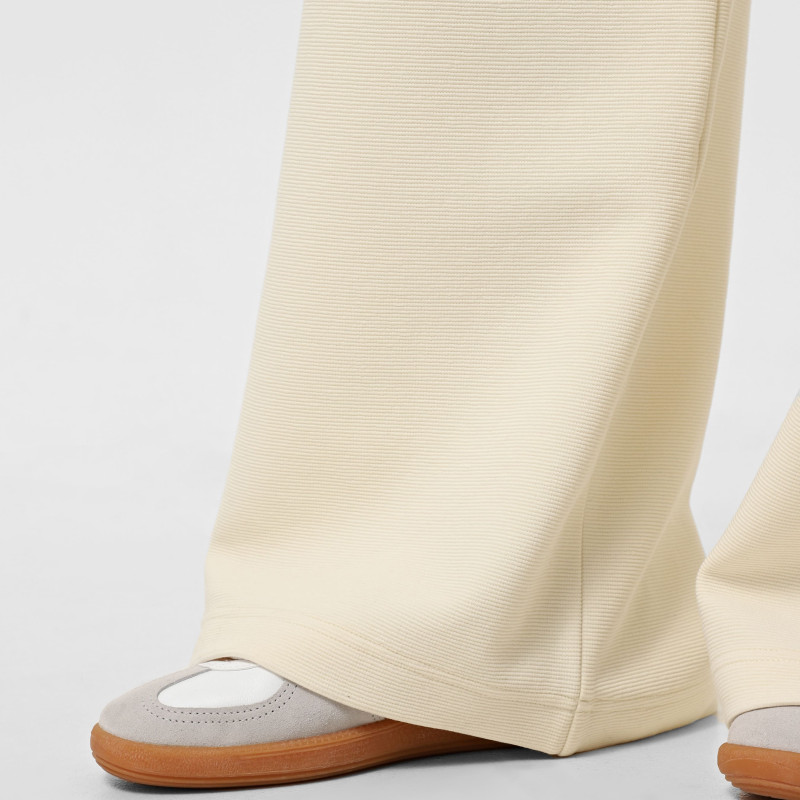 Pantalones de mujer Larum Medea lechoso 372505-121
